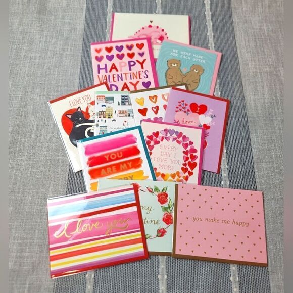 NEW- Bundle Of 12 Valentine's Greeting Cards - Picture 1 of 7